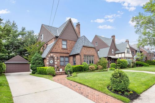 179 Brixton Rd S, Garden City, NY, 11530-5624 | Card Image