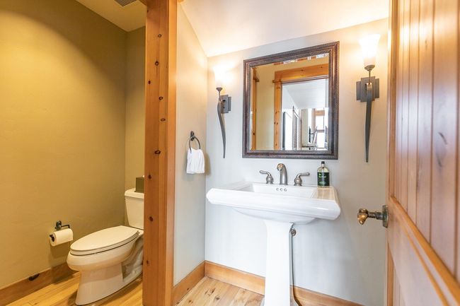 F17-22 - 12463 Lookout Loop, Home with 3 bedrooms, 3 bathrooms and null parking in Truckee CA | Image 4