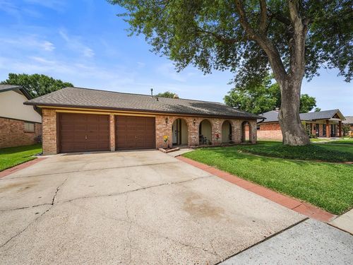 905 Patricia Drive, Deer Park, TX, 77536 | Card Image