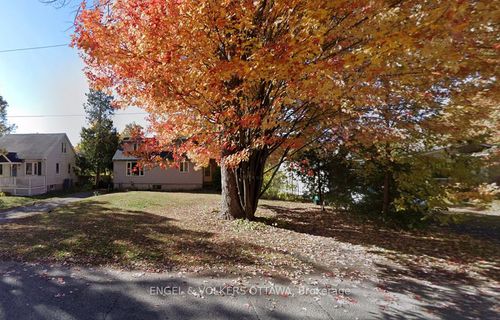 72 Scrivens St, Ottawa, ON, K2B6H1 | Card Image