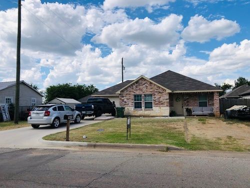 1005 Se 13th St, Mineral Wells, TX, 76067-7125 | Card Image