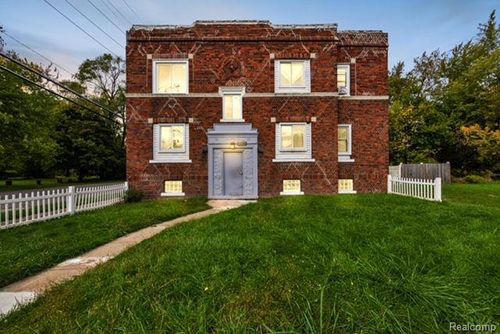 11705 Elmdale St, Detroit, MI, 48213-4600 | Card Image