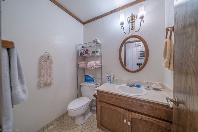 16160 Plateau Cir, House other with 5 bedrooms, 4 bathrooms and null parking in Redding CA | Image 41