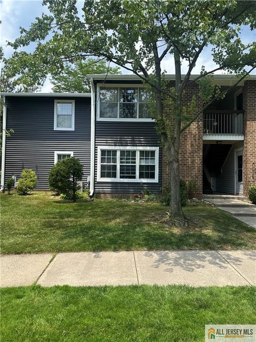 82 Pennsylvania Way, North Brunswick, NJ, 08902-3510 | Card Image