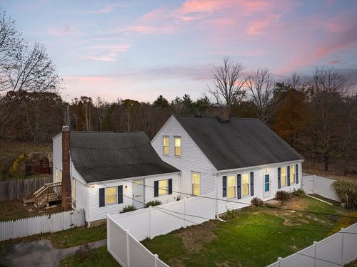 333 Groveland St, Abington, MA, 02351-2181 | Card Image