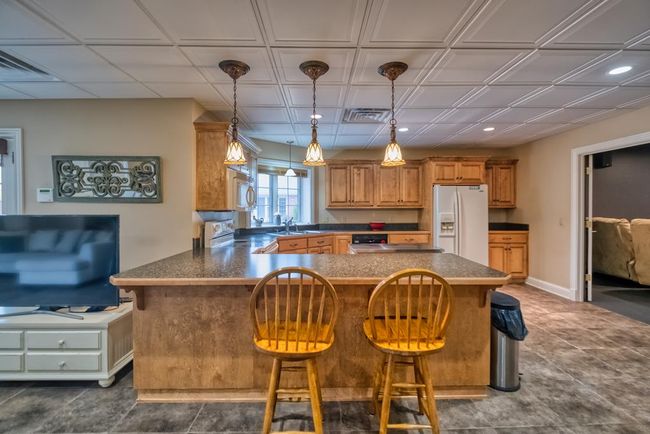 122 Fairway Acres Dr, Home with 7 bedrooms, 5 bathrooms and 3 parking in Dunmor KY | Image 61