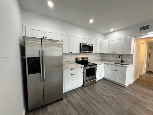 3-41 Sw 67th Ct, Miami, FL, 33144-2915 | Card Image