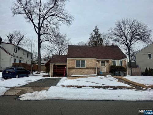 15 Wyckoff Ter, Fair Lawn, NJ, 07410-5521 | Card Image