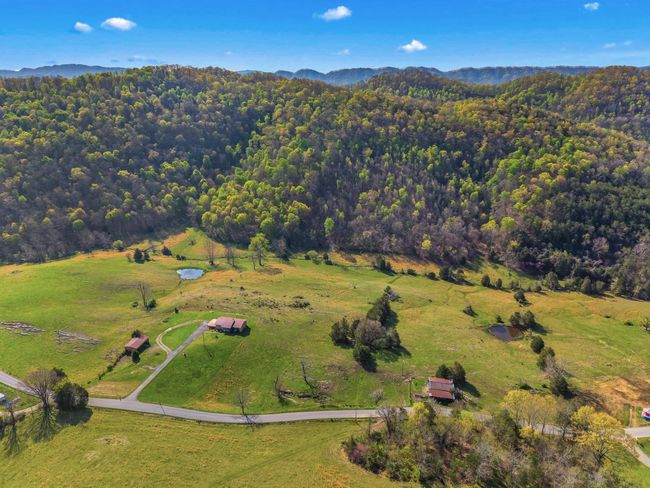 3003 Cantwell Valley Rd, House other with 4 bedrooms, 2 bathrooms and null parking in Sneedville TN | Image 9