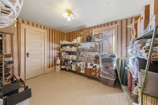Upstairs storage | Image 37