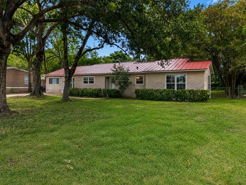 709 Ne 9th St, Smithville, TX, 78957-1101 | Card Image