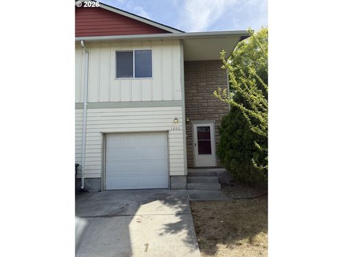 1290 Sw 12th St, Pendleton, OR, 97801-9411 | Card Image