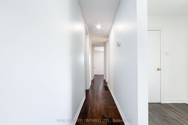 855 Miriam Rd, House other with 5 bedrooms, 2 bathrooms and 4 parking in Pickering ON | Image 15