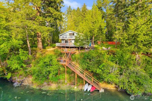 61 E Orchard Beach Dr, Grapeview, WA, 98546-9611 | Card Image