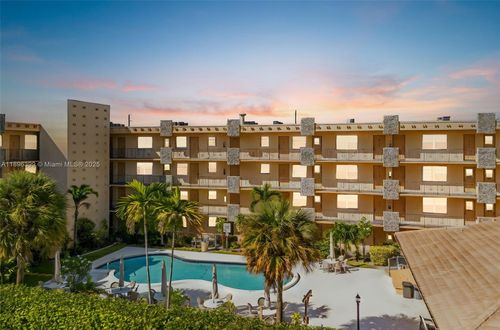 apt-305-2145 Pierce St, Hollywood, FL, 33020-4432 | Card Image