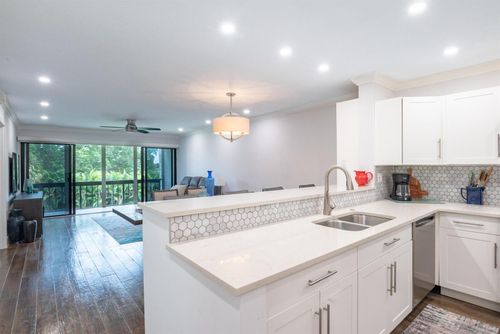 304-2500 Presidential Way, West Palm Beach, FL, 33401-1214 | Card Image
