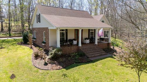 1423 Deerwood Dr, Burns, TN, 37029-9041 | Card Image