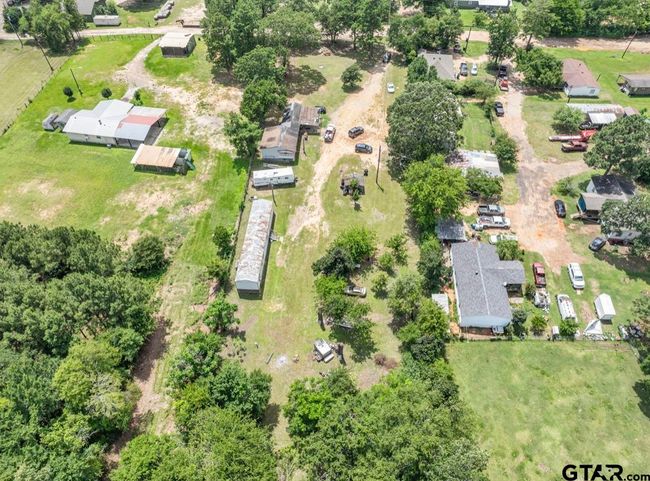 8702 Cedarvale Dr, House other with 3 bedrooms, 2 bathrooms and null parking in Tyler TX | Image 15