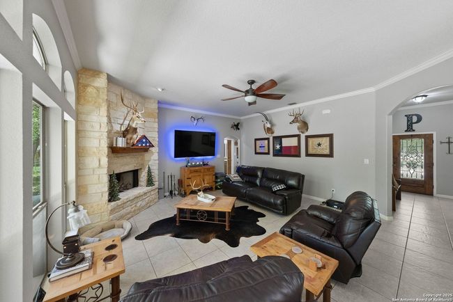 162 Champions Blvd, House other with 3 bedrooms, 2 bathrooms and null parking in La Vernia TX | Image 8