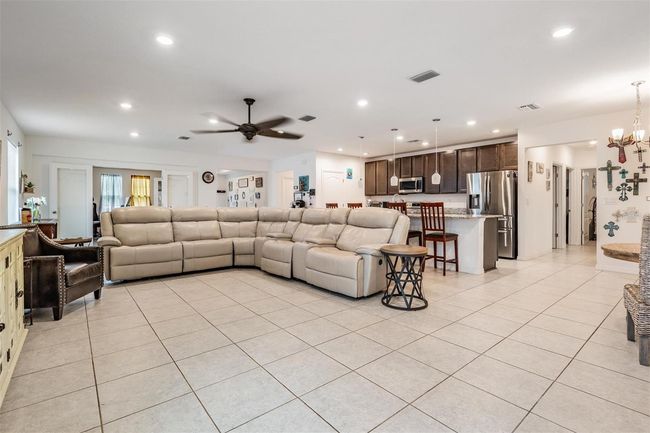 Family Room | Image 6