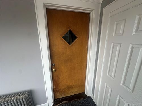 2-11 Post Ave, Westbury, NY, 11590-4352 | Card Image