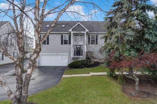 1491 W Sedgewood Ct, Round Lake, IL, 60073-2392 | Card Image