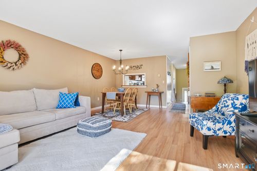 h70-576 Shennecossett Rd, Groton, CT, 06340-5289 | Card Image