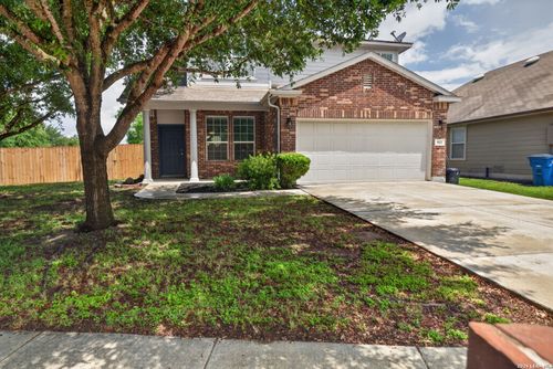 918 Lauren St, New Braunfels, TX, 78130-3476 | Card Image