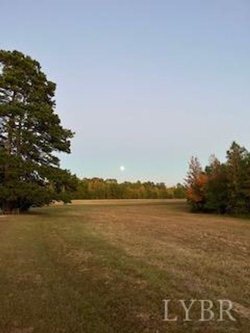 3200 Tobacco Rd, Nathalie, VA, 24577-3818 | Card Image