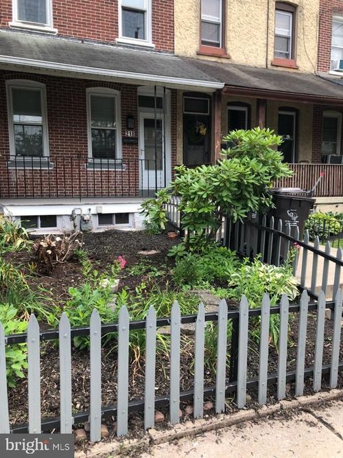 218 Forrest Ave, NORRISTOWN, PA, 19401-4363 | Card Image