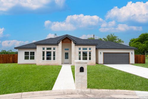 500 34th St, Hondo, TX, 78861-3538 | Card Image