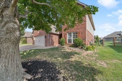 1907 W Woodbury Street, House other with 4 bedrooms, 2 bathrooms and null parking in Broken Arrow OK | Image 3