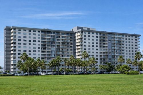 apt-112-3800 Hillcrest Dr, Hollywood, FL, 33021-7937 | Card Image