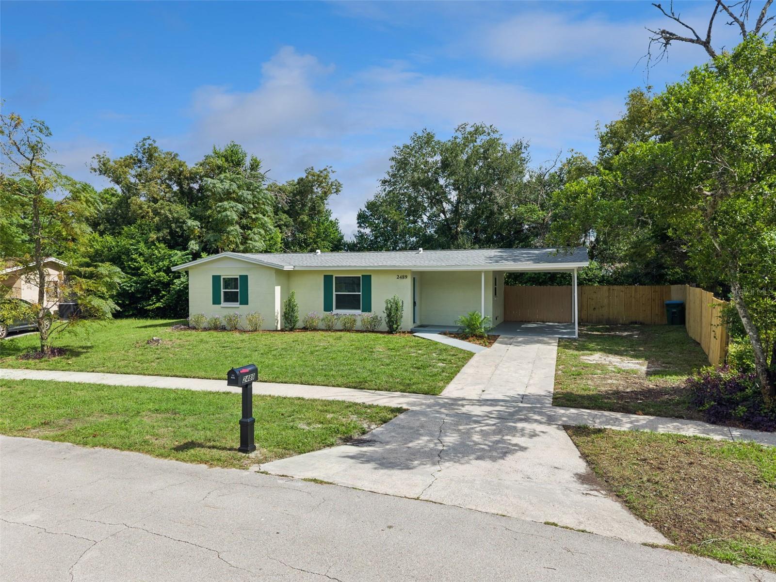 Residential in DELTONA 5