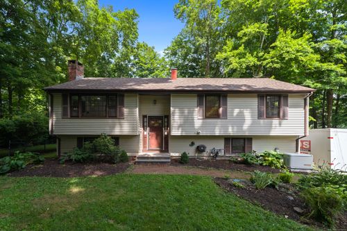 77 Pinebrook Cir, Guilford, CT, 06437-1947 | Card Image