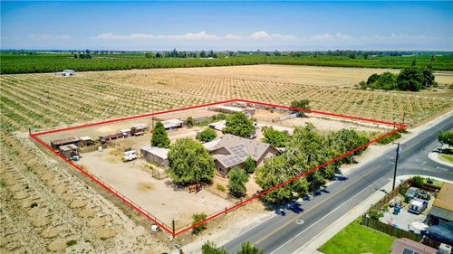 6660 Olive Ave, Winton, CA, 95388-8735 | Card Image
