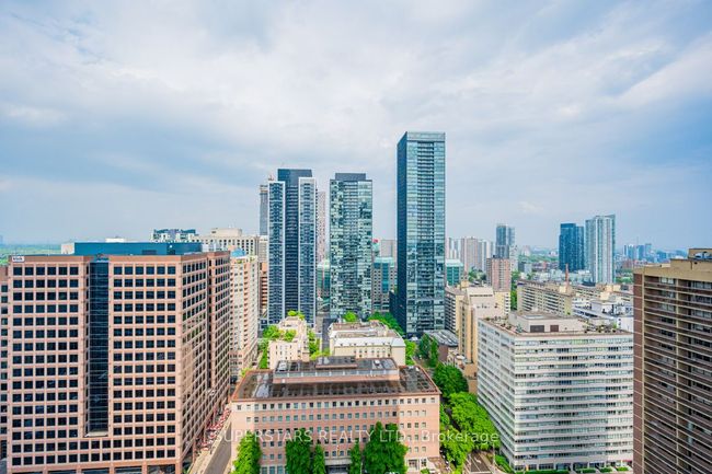 2413 - 50 Charles St E, Condo with 0 bedrooms, 1 bathrooms and null parking in Toronto ON | Image 23