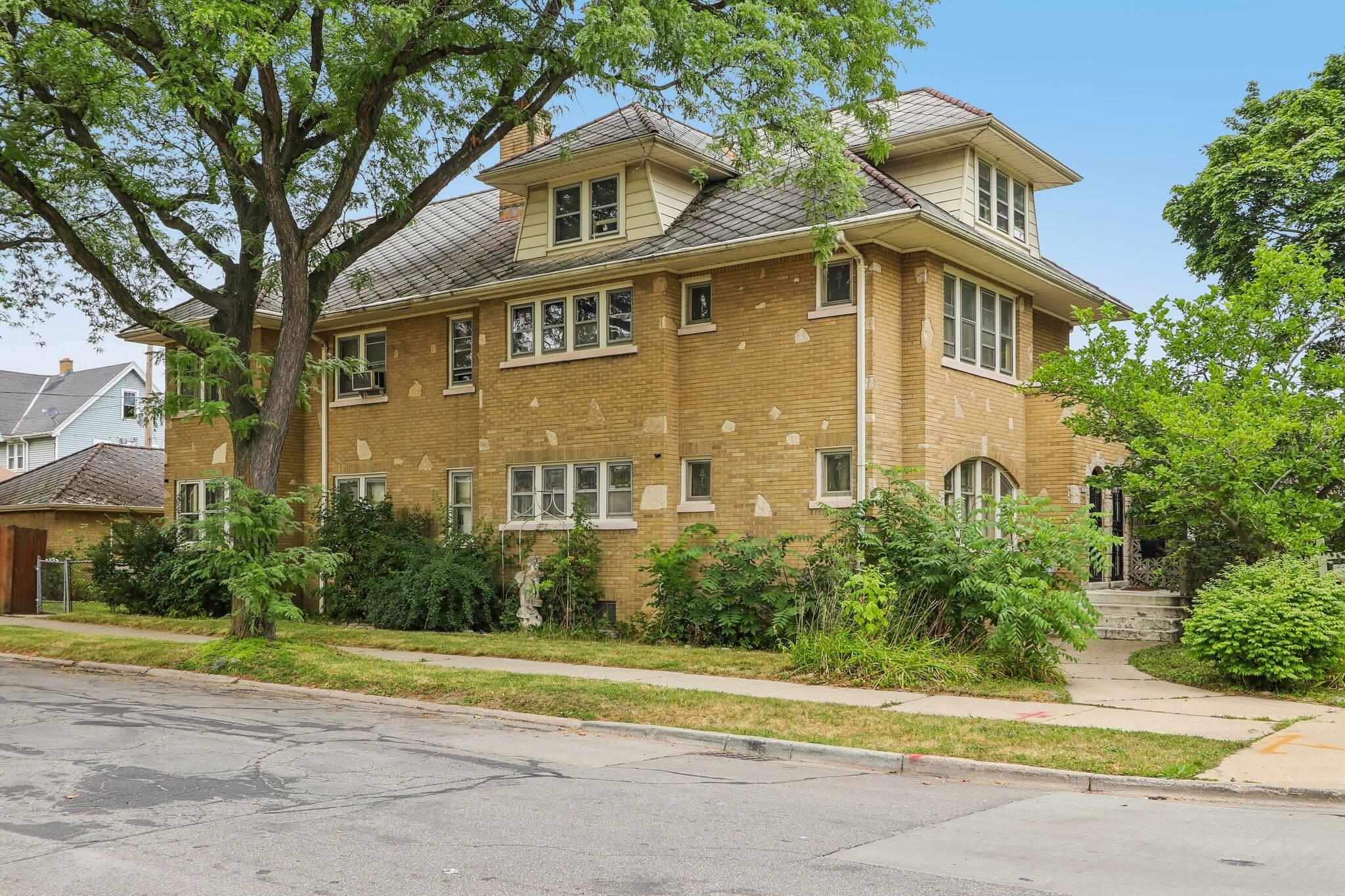 Residential Income in Milwaukee