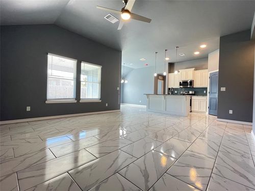 718 Blue Fish Rd, Norman, OK, 73069-5467 | Card Image
