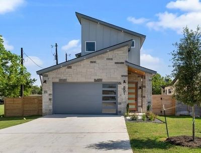 501 E Burton Street, House other with 3 bedrooms, 2 bathrooms and 4 parking in Manor TX | Image 1