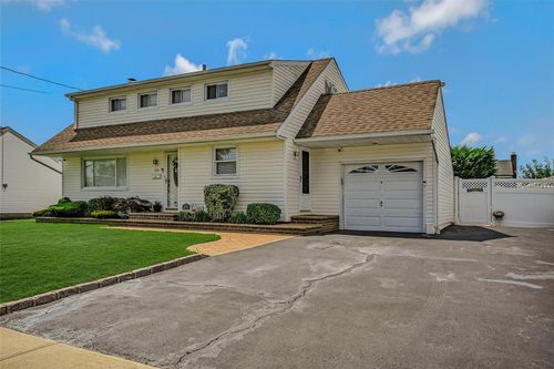 532 Alwick Ave, West Islip, NY, 11795-4202 | Card Image