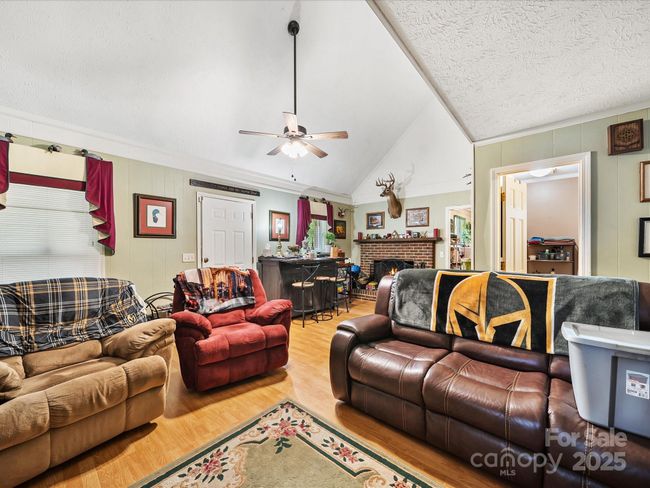 family room | Image 11