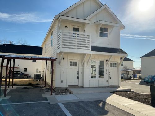 202-2002 W 2nd Street, Taylor, TX, 76574 | Card Image