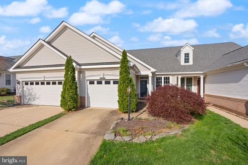 6932 Walnut Hill Dr, GAINESVILLE, VA, 20155-3016 | Card Image