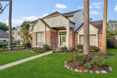 Beautiful neighborhood and on a culdesac street. | Image 2