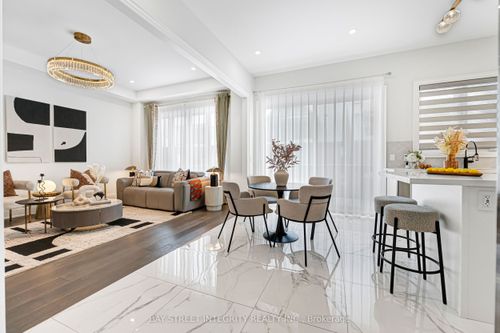 118 Milky Way Dr, Richmond Hill, ON, L4C4M8 | Card Image