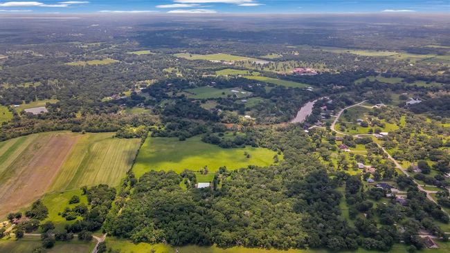 250 County Road 498, Home with 3 bedrooms, 2 bathrooms and 6 parking in Sweeny TX | Image 24