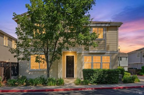 137 Coulter Way, Vacaville, CA, 95687-3494 | Card Image