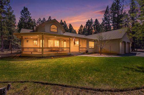 51730 Pine Loop Dr, La Pine, OR, 97739-8932 | Card Image