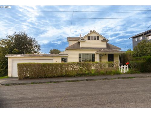 1554 Meade St, North Bend, OR, 97459-3653 | Card Image